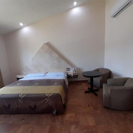Hotel A'Ponte Мерида Екстериор снимка